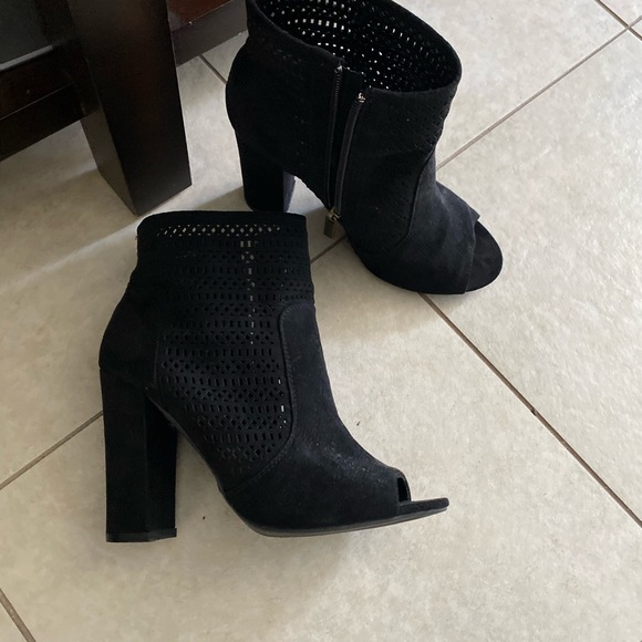 size 7, peep toe bootie. Black - Picture 2 of 5